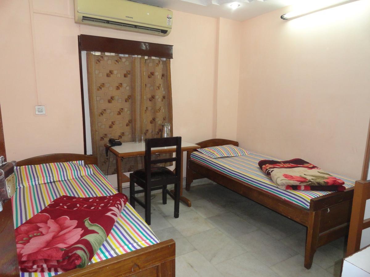 Hotel Prince B Guwahati Exterior foto